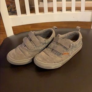 💥 3/$20!!! Toddler boys size 9 gray suede shoes